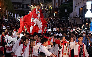 泡湯吃美食看日本撞轎慶典！新北投10/31起連嗨5天