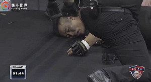 「堅持74秒」被踢一腳KO暈倒  詠春、太極大師屢遭擊敗