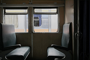 (影)老火車華麗變身！屏東首班藍皮車移動書店11/8上路