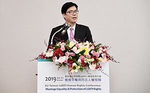 韓國瑜改口「高山設升旗台」說 副閣揆陳其邁：聽聽就好