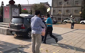 (影)陣前揍人才「媠氣」？！ 李正皓PO「國瑜黨亂象」