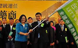 韓國瑜開青年支票 蔡英文：支票開愈大，跳票可能性愈高