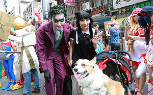 侯友宜率百鬼晝行府中  新北萬聖節熱鬧又驚奇