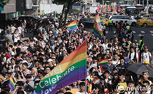 民眾黨同志遊行徵人「深入異溫層」！四叉貓嗆：「又」要派人來蹭 