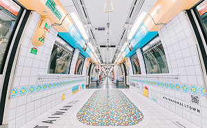 新加坡地鐵變阿嬤家浴室！藍白拖碎石子重現台灣懷舊風