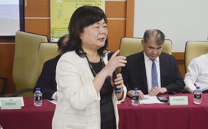 陪總統博士資格考 蔡英玲：指論文造假匪夷所思