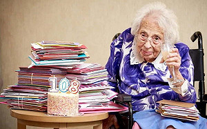 真的活得精彩又開心？108歲人瑞曝「2長壽秘訣」：過超爽