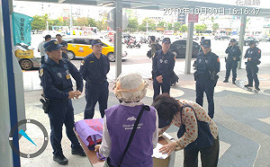 喜樂島花蓮車站連署遭撤離  台鐵：為保持行政中立