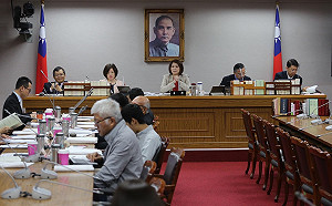 民法成年年齡下修至18 歲 法務部採開放態度