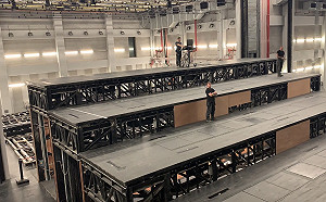 衛武營遭爆三夾板充當舞台？ 館方：優化工程權宜措施