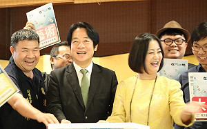 口誤插曲／(影)吳思瑤強調：「思斯有兩種」 誇賴清德是暖男