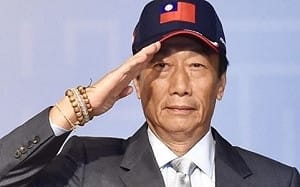 郭粉社團「回歸藍營」 網友：拒絕草包