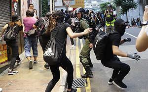 港七區示威行動流血收場  17人傷2人危殆