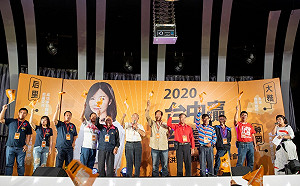 素人站台力挺慈庸連任　軍中陳情案家屬：只有慈庸願意站出來幫我們！