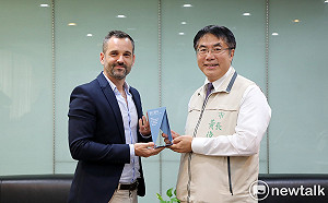 六都英語力台南躍居第二 獲頒全球獨有卓越貢獻獎