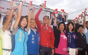 冠軍帽鐵人艾登領跑田中馬拉松 允再來台參賽