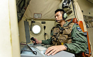 P-3C反潛任務臨戰場 亮麗飛行員排泄物要打包