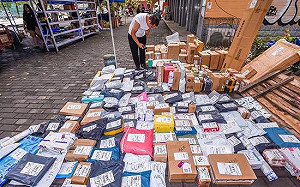 雙11將至  中國官方發提示保障快遞員權益