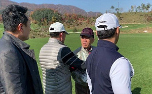 （影）前南韓總統裝失智拒出庭  打高爾夫球引撻伐