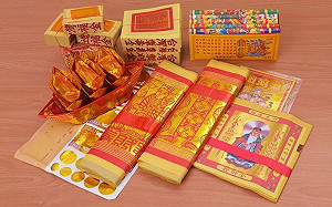 外國人超愛「冥幣紙錢」？狂吹捧原因曝光　眾人一看驚呆