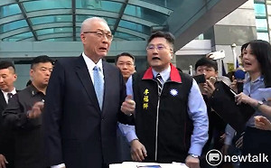 國民黨不分區名單敢拿出來...  她腦中自動浮出「XXX」