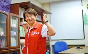 前高醫教授列台灣基進不分區第一   成令方：葉毓蘭挺港警冷血