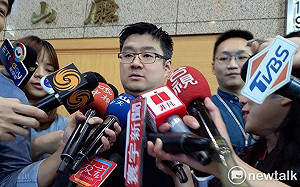 憂未來國民黨不存在 徐弘庭、羅智強今晚靜坐抗議到明早