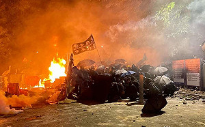 阻暴警強闖 港中大學生會申請禁制令遭高院拒絕