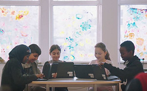 用Google筆電的學生不會成功？蘋果高層受訪失言  推文急滅火