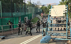 外媒爆港警「長高」10公分  天安門屠殺已秘密上演