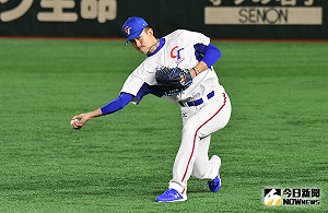 12強／嚴加看管還是敲安　阿戴爾棒打吳昇峰美國先馳得點