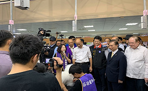 曾文溪觀點》韓國瑜入侵校園拉票 杏壇遭染政治色彩