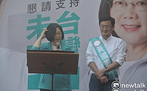 站台喊錯議員姓  小英騷頭說：我怎麼會把你說成姓「柯」呢？