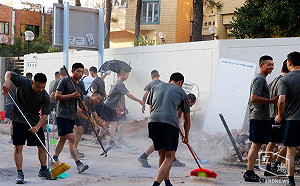 解放軍駐港部隊清路障 泛民主派：溫水煮青蛙