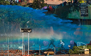 最新》香港理大汽油彈、催淚彈「攻防」 水炮車參戰、港警箭傷