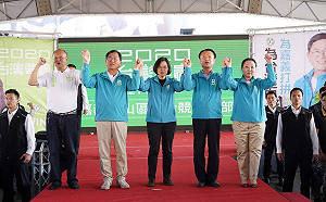 嘉縣造勢 蔡英文開支票︰明年台灣可望外銷豬肉