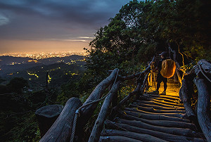 來趟大台中週末輕旅行！健行賞花泡溫泉一次滿足