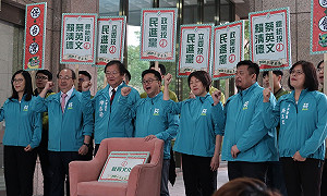 登記不分區 羅文嘉：每個黨都需要柯建銘 很高興他在民進黨