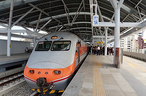 潭子大喜事！洪慈庸成功爭取自強號復駛潭子