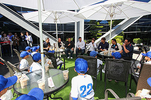 大聯盟旅美球星訪台中 分享投球撇步