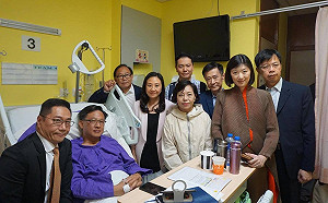 何君堯月初與建制派夥伴合照後... 參選區議員三人皆落馬