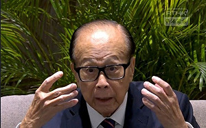 「此刻不招風雨不容易」 李嘉誠：一國兩制不只是合併