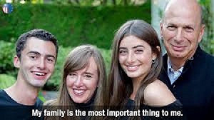 川普彈劾扯案外案 核心證人遭控強吻性騷