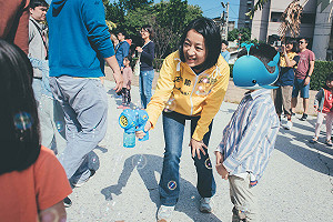 被酸「用女兒死換立委」小燈泡媽媽:不該淪口水戰、互相攻擊