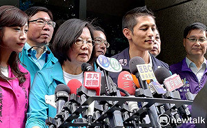 美麗島40周年高雄大遊行　蔡英文短暫陪走10分鐘