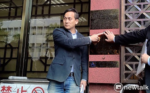 葉元之狂嗆黃國昌   「他以為他是誰啊？」