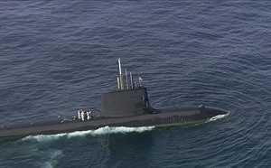 部隊休假要求出海 日副首相麻生登潛艦惹議