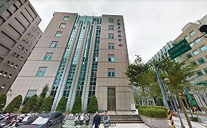 兒福花3.7億買辦公室引不滿 呂秋遠揭社工辛酸：為什麼不行？