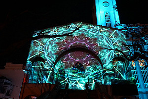 全台最大教堂3D光雕秀、麋鹿復古車遊行！花蓮耶誕城華麗登場