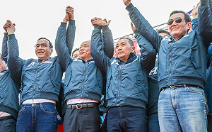 高雄挺韓、罷韓遊行撞期 Wecare高雄 : 韓與自家市民拼場對幹